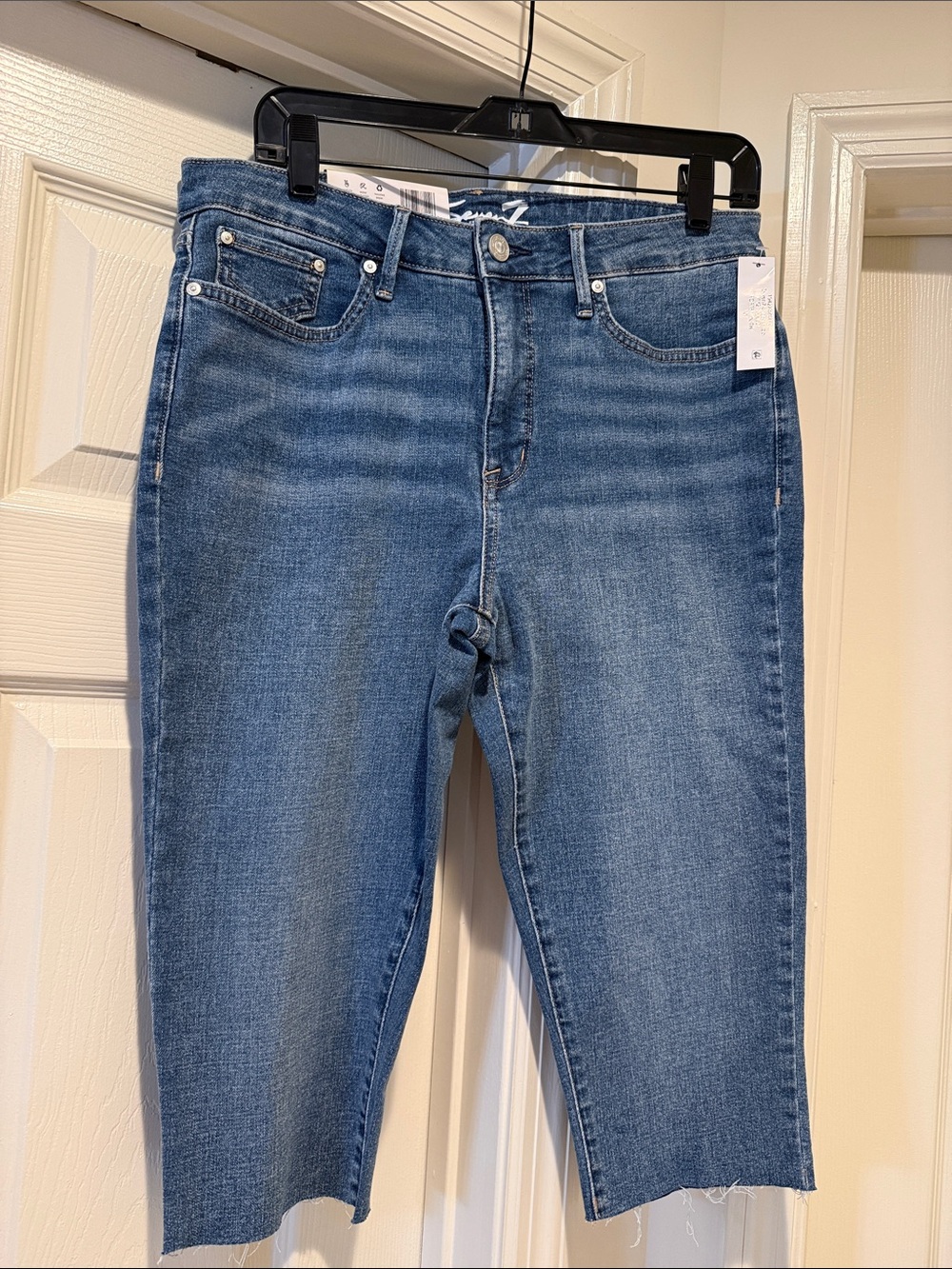 NWT Seven7 Breezy Crop High Rise Skimmer Autumn Jean 10 Beachy Bermuda Slimming